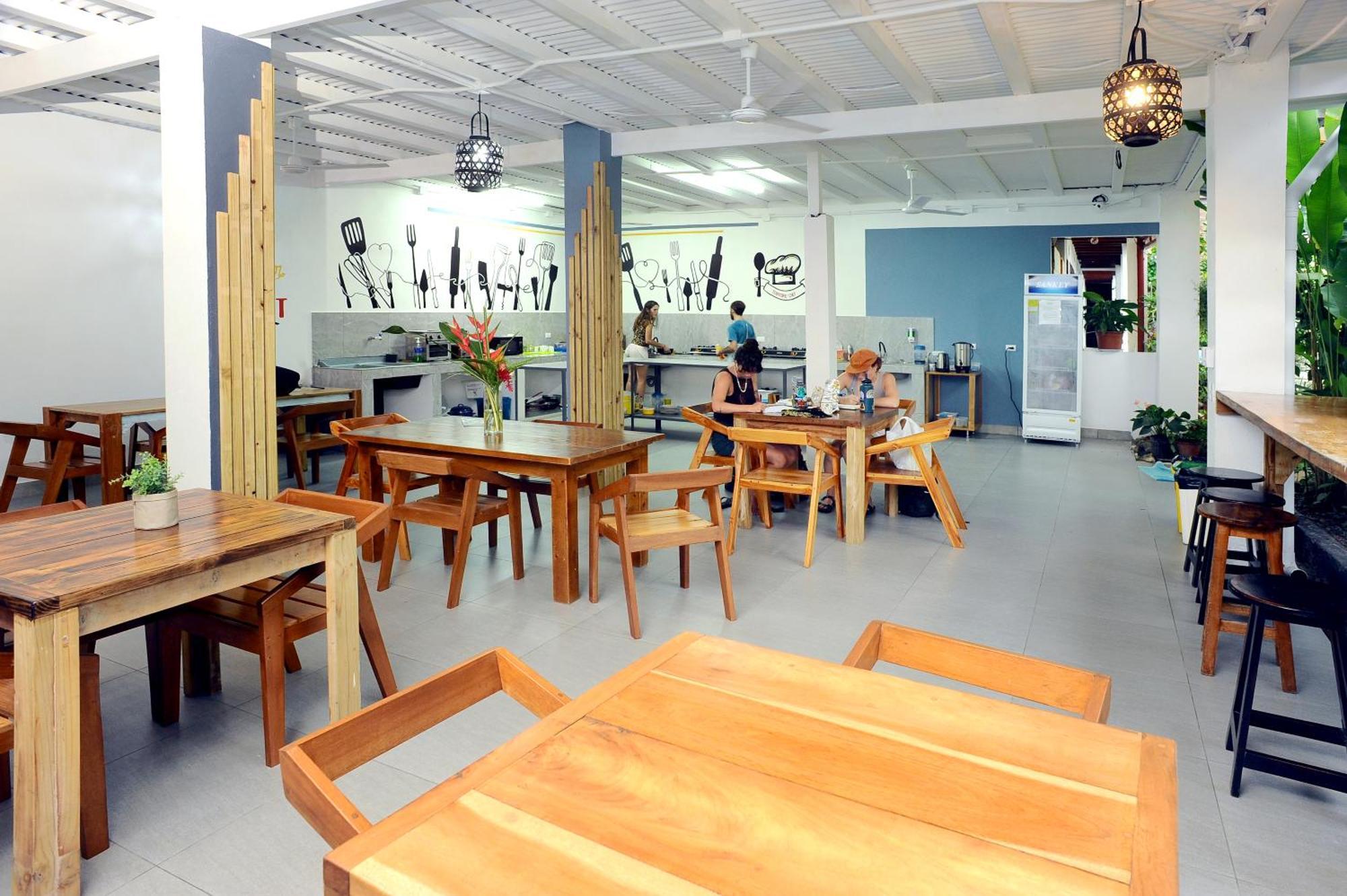 Private Fully Furnished Home At Wide Mouth Frog Hostel Quepos Eksteriør bilde
