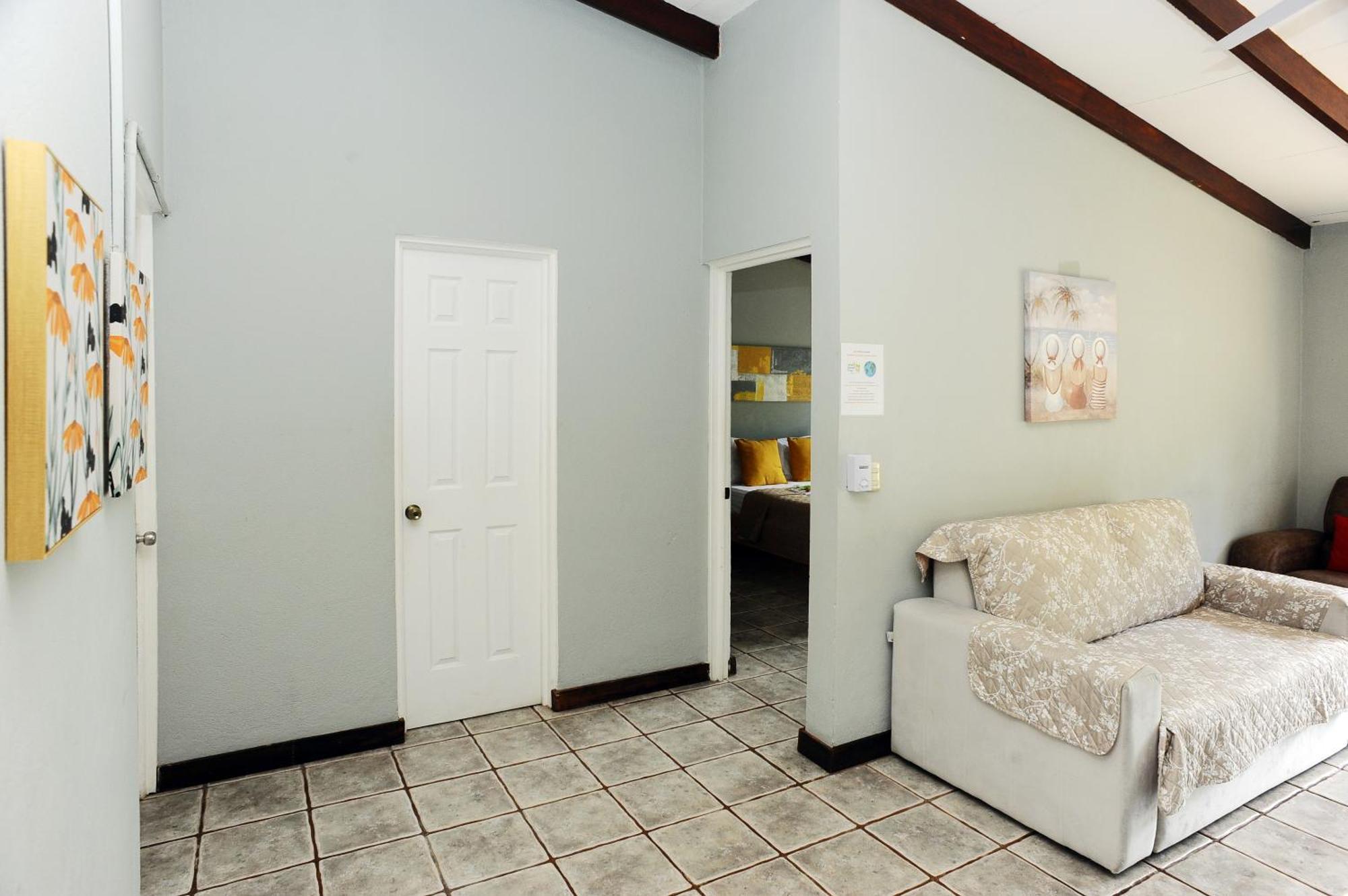 Private Fully Furnished Home At Wide Mouth Frog Hostel Quepos Eksteriør bilde