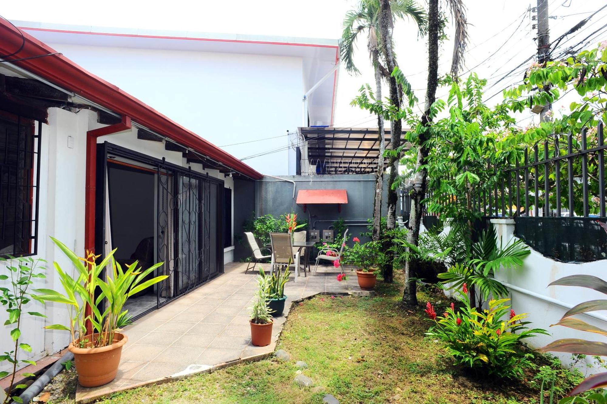 Private Fully Furnished Home At Wide Mouth Frog Hostel Quepos Eksteriør bilde